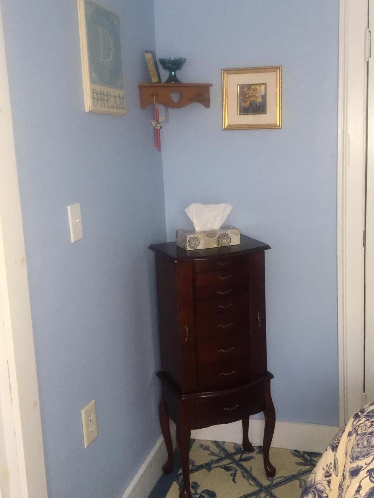 Queen Room with Spa Bath interior