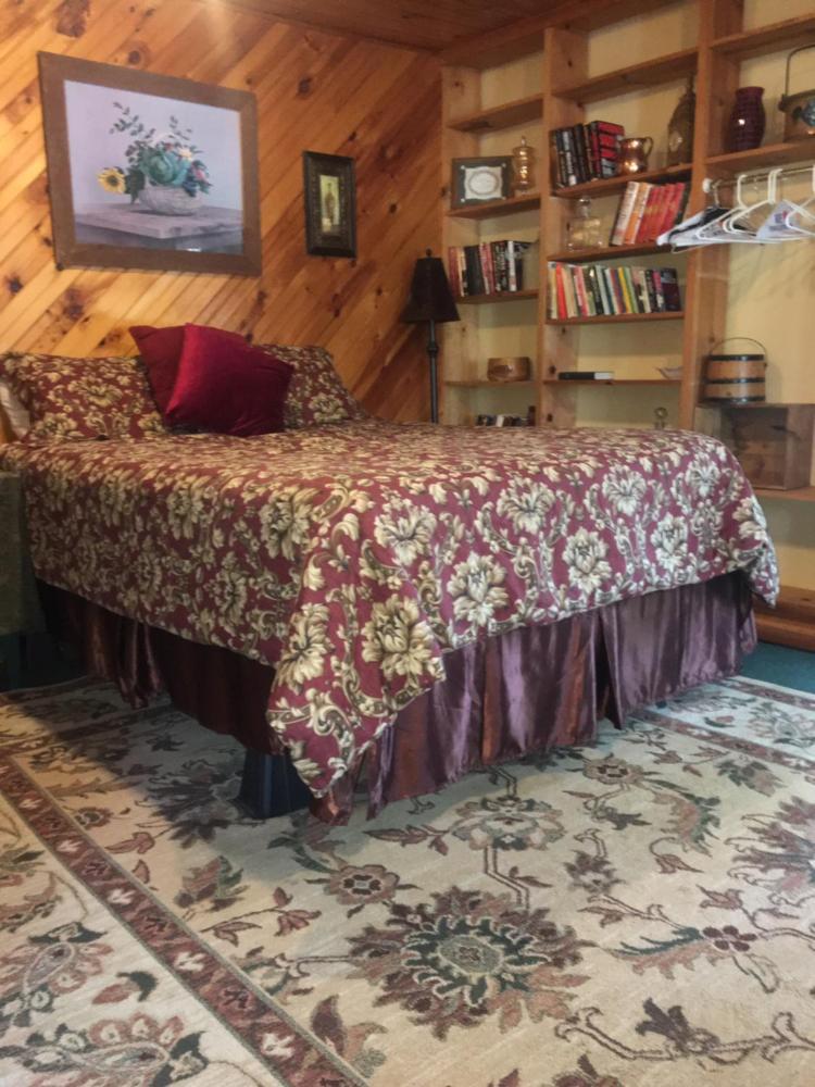 Queen Room interior